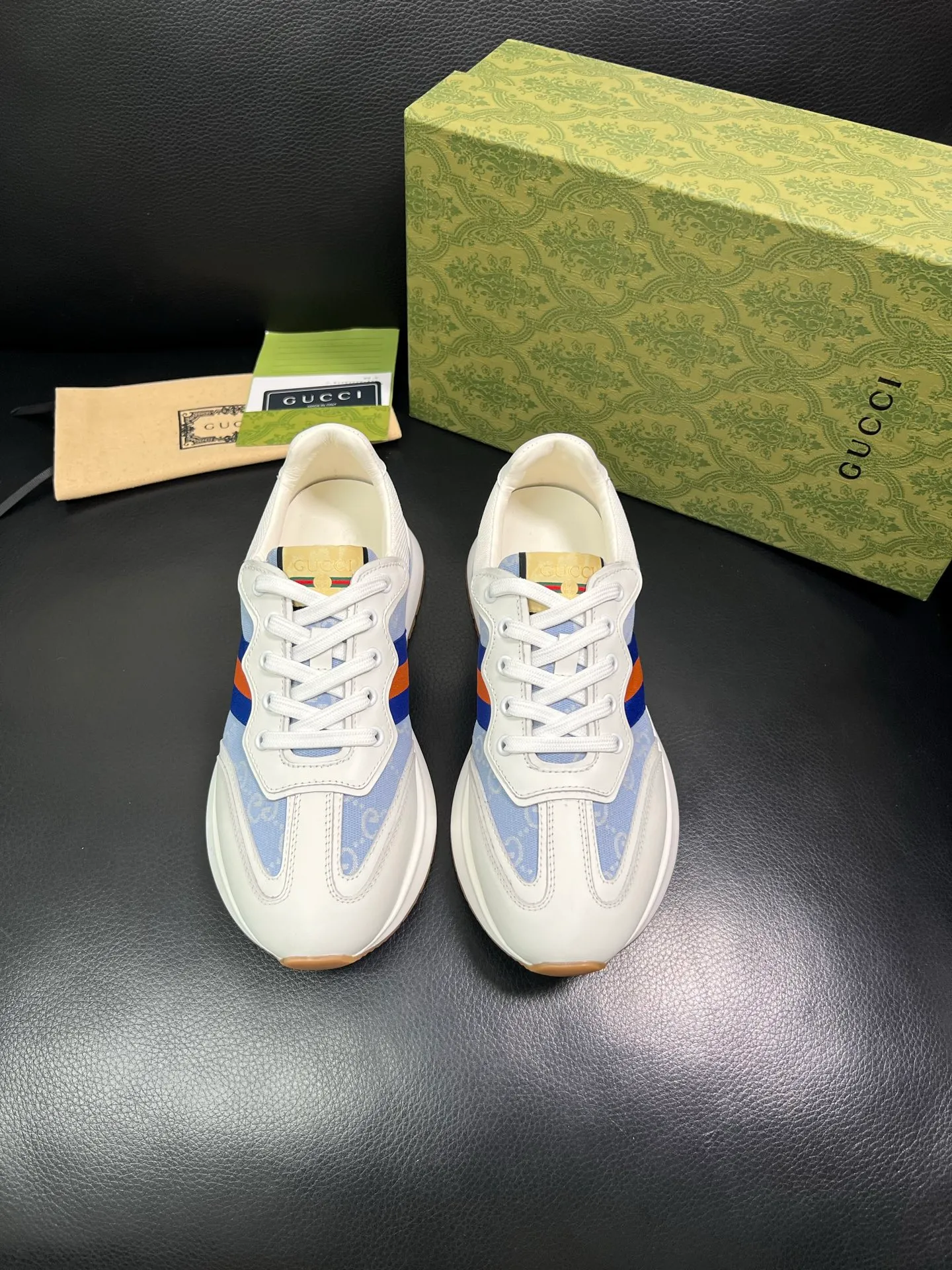 Men's shoes 💰800 Gucci top purchasing Gucci counter new model, original factory configuration of imported cowhide from Italy with printed cloth fabric, imported cowhide lining, breathable and comfortable, sole: original factory special sole is super comfortable, original factory and single goods are high quality, welcome to compare, code number 38-44 (customized 45 46) 85865